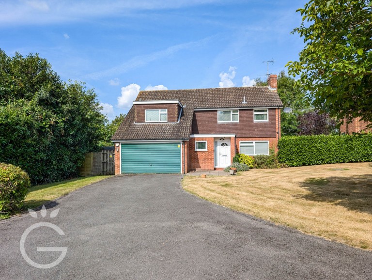 Braybrooke Drive, Hurst, RG10