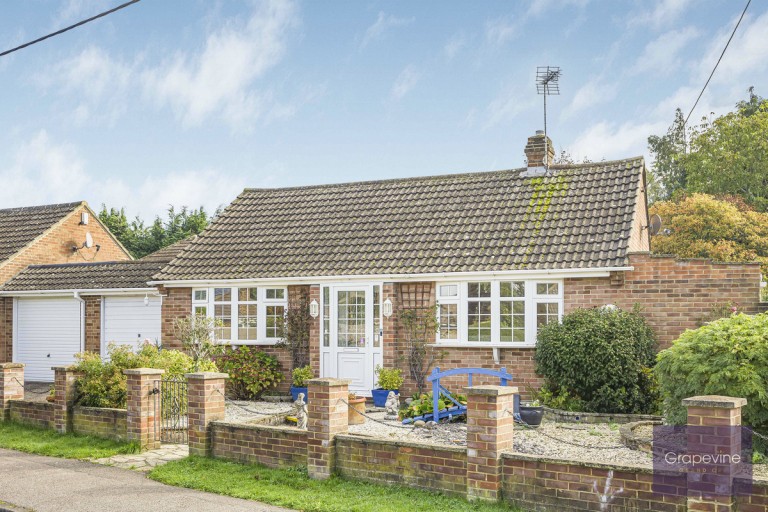 Hilltop Road, Twyford, RG10